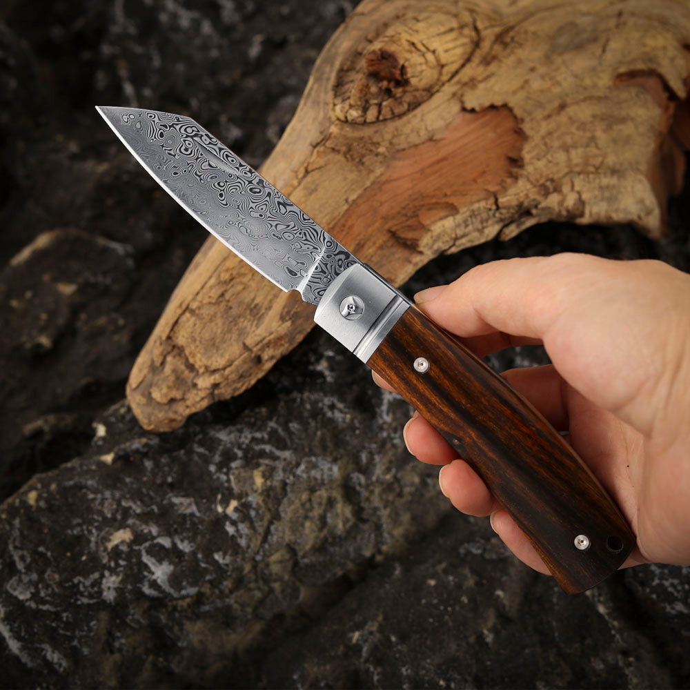 Slip Joint Pocket Knife in Damascus Steel with Carbon Fiber