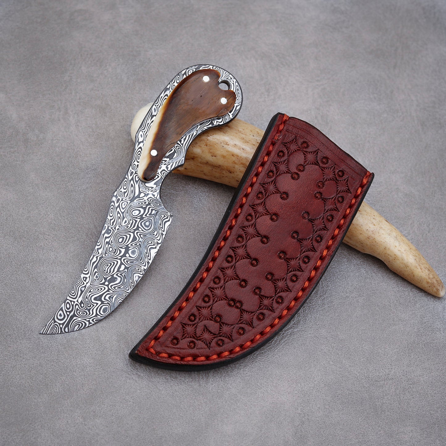 Custom Fixed Blade Knife in Damasteel