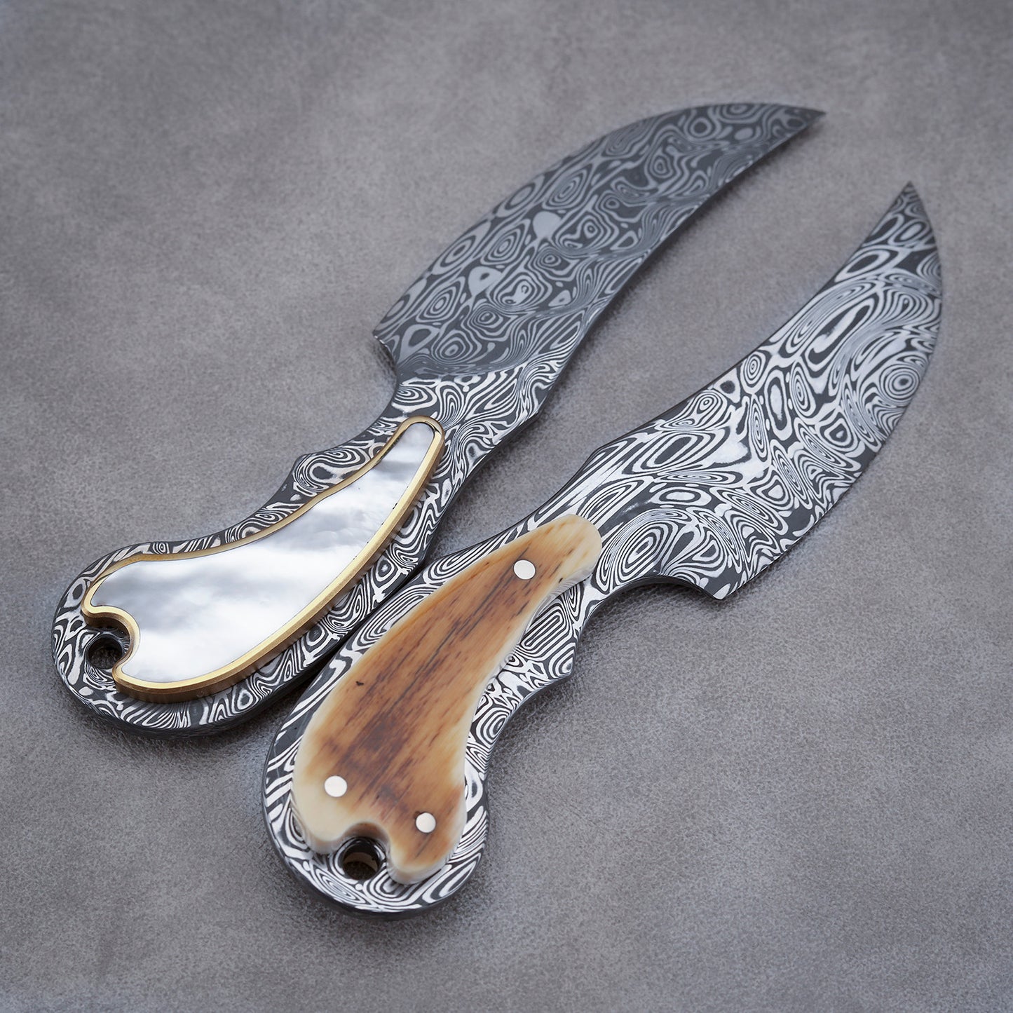 Custom Fixed Blade Knife in Damasteel