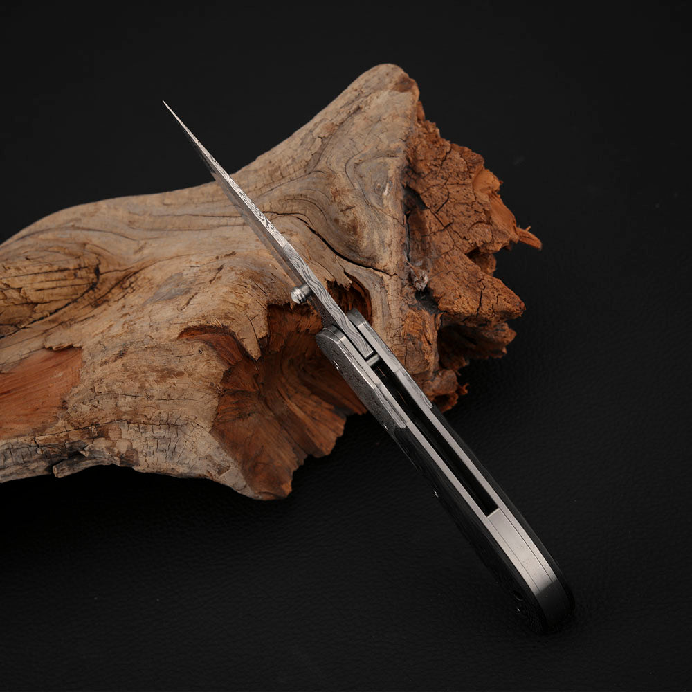 Eagle Hand-engraved Liner Lock Folding Knife Inlaid with 24K Gold