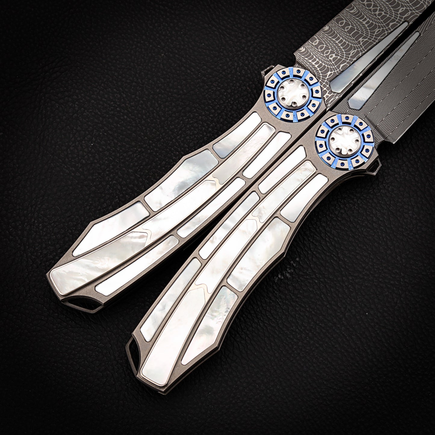 Custom Liner Lock Pocket Knife Forged Damascus Steel Inlaid with Mother of Pearl