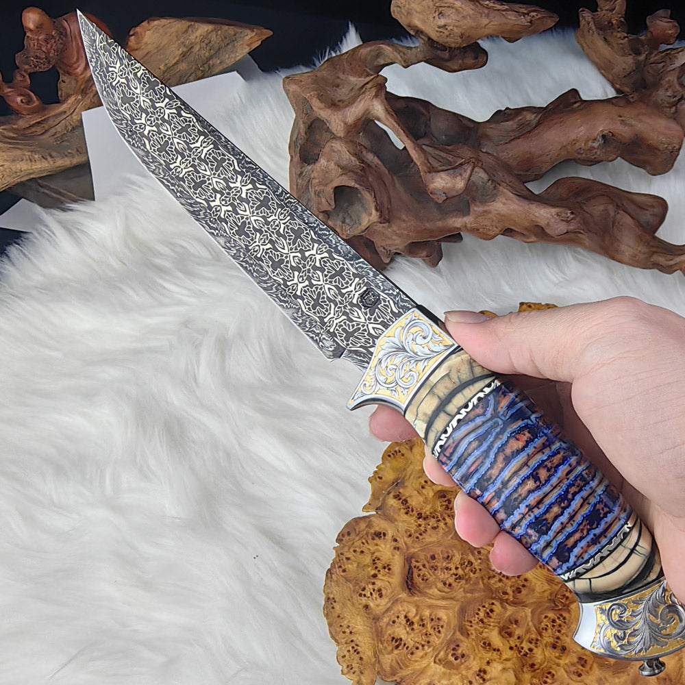 Custom Hunter in Mosaic Damascus Engraved with Gold